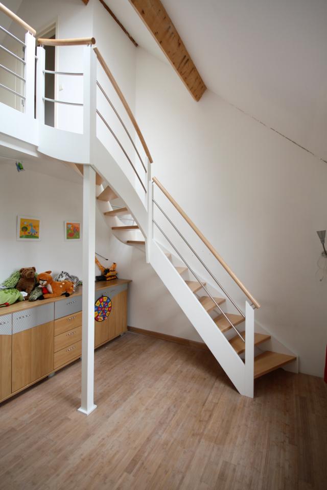 escalier pour mezzanine, main courante ronde