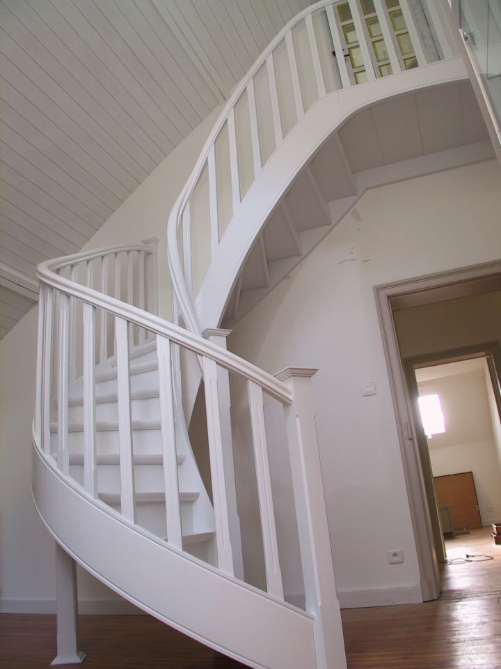 rampe escalier en bois avec fuseaux plats brabant wallon