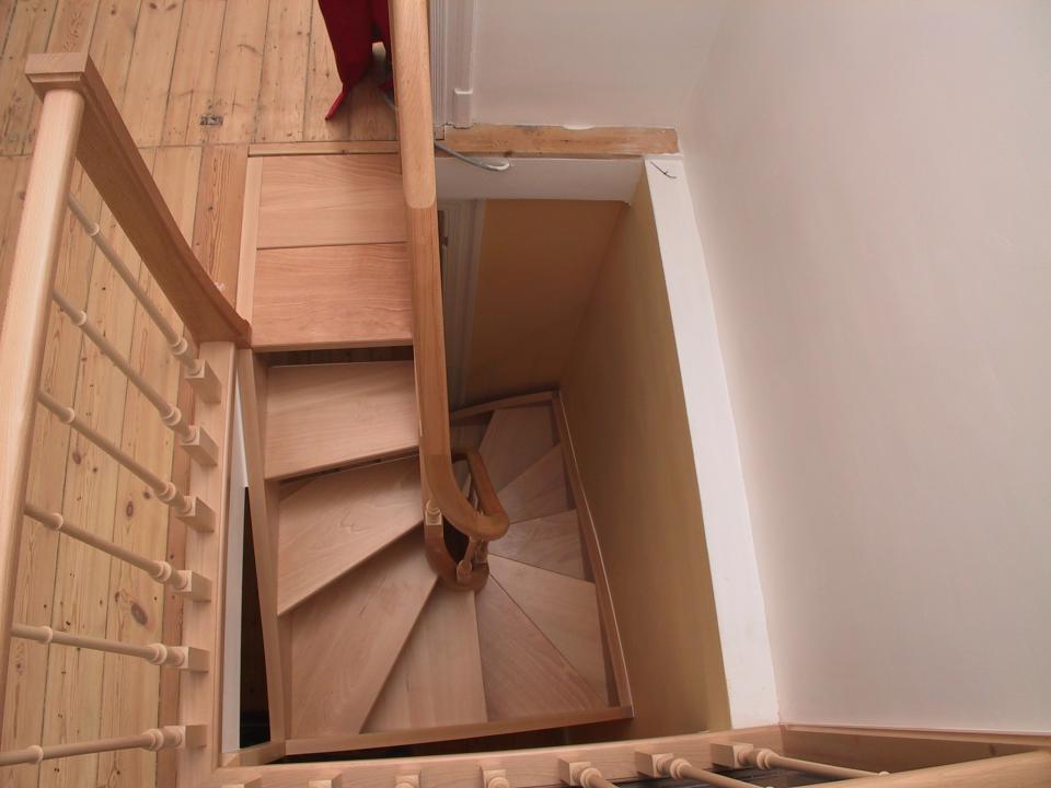 escalier sur mesure pour espace exigu