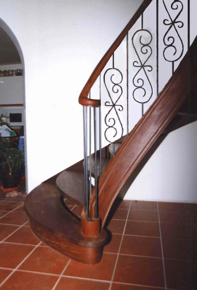 rampe avec rambarde composée de bois et d'acier rouillé gembloux