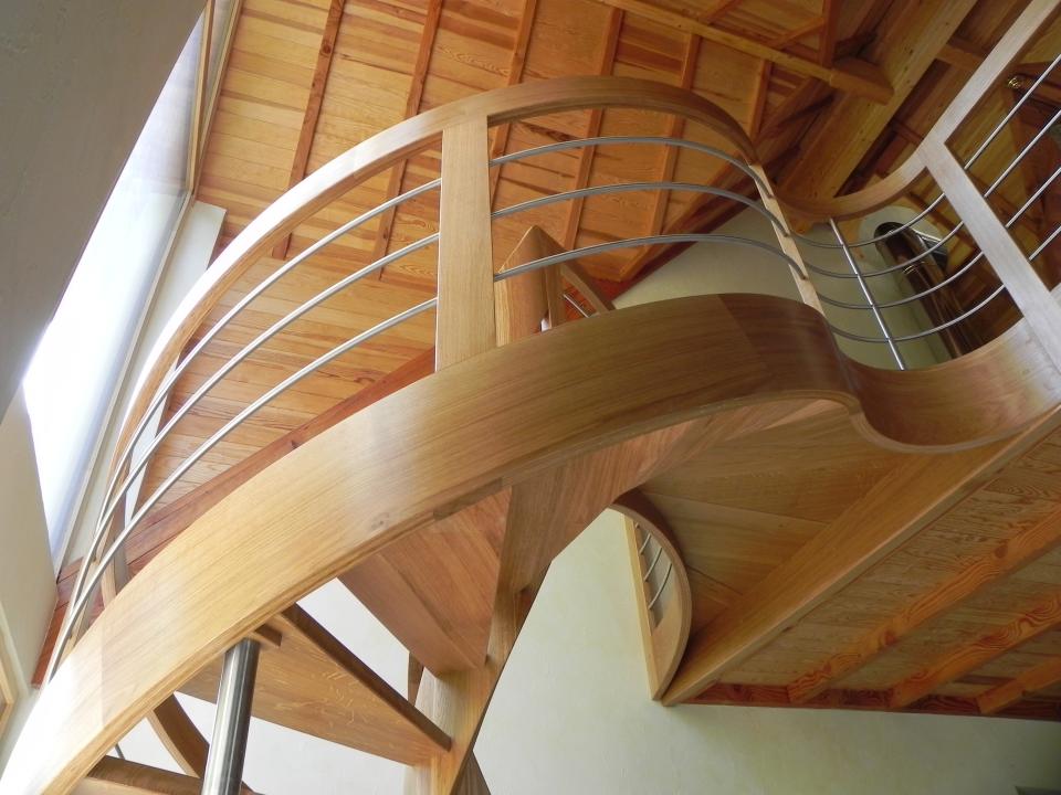 escalier en bois verni france