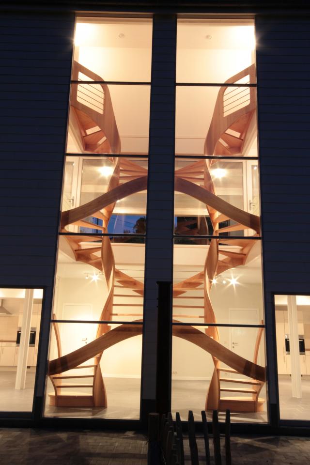 escalier hélicoïdal contemporain avec noyau rond namur
