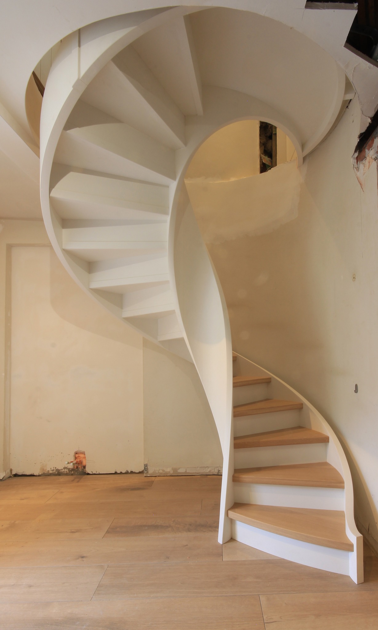 escalier hélicoïdal avec noyau évidé de 30cm et extérieur rond