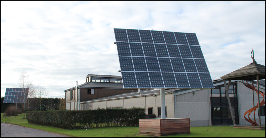 Panneaux photovoltaïques montés sur traceur